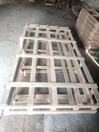 Four Way Fumigated Wooden Pallet 1300 Mm X 1300 Mm Dimension Size