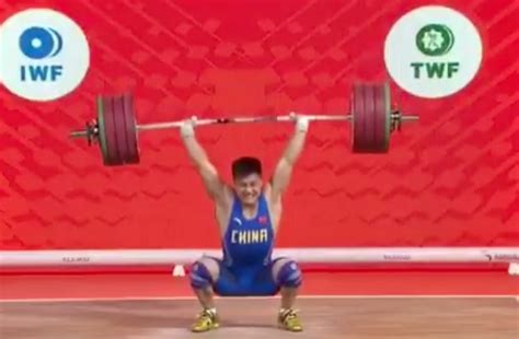 Weightlifter Lu Xiaojun Wins Gold, Sets New World Record at Ashgabat ...