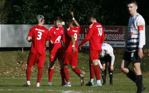 R Avec Une Attaque De National Concarneau B Simpose Avec Une