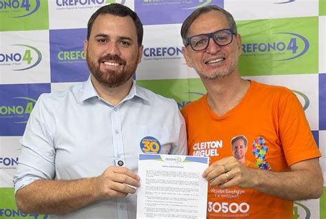 Eleições Recife 2024 Tecio Teles assina a Carta Compromisso do CREFONO