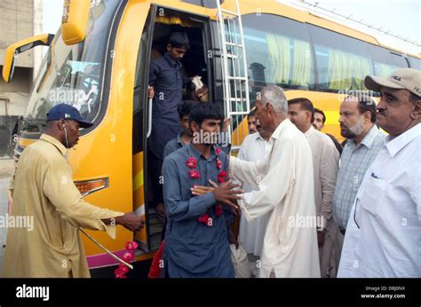 Pakistan Fishermen Who Released From Indian Karachi And Embrace Their