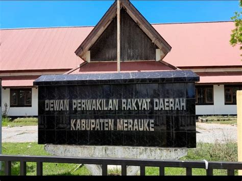 Gedung Dprd Kabupaten Merauke Mulai Dibongkar Untuk Bangun Baru Suara