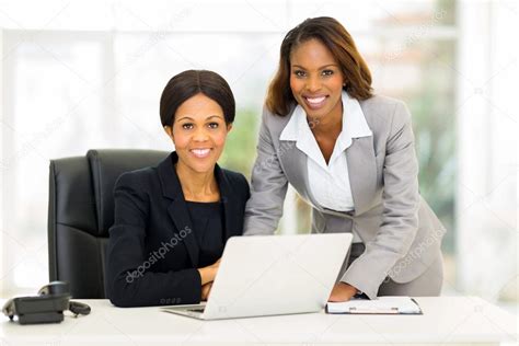 African American Business Women In Office — Stock Photo © Michaeljung