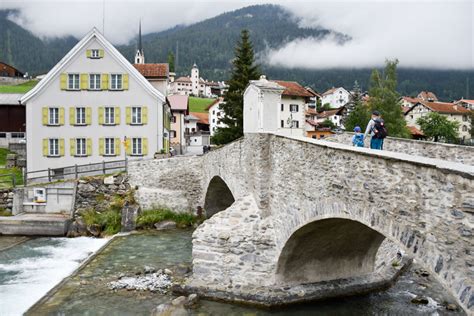 Hoteltipp JUFA Hotel Savognin Graubünden Schweiz Brücke in Savognin