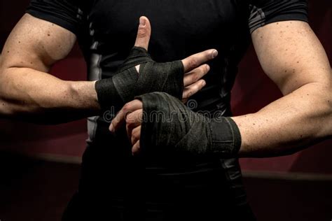 Lutador Masculino Profissional Que Prepara Se Para Treinar Wraping