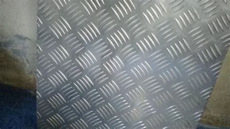 Aluminium Aluminum Checkered Sheet Silver Thickness 1 To 10 MM At