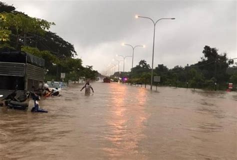 Hujan Lebat Pokok Sena Dilanda Banjir Kilat Astro Awani