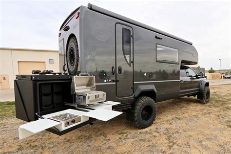 Earth Roamer Builds Custom Ford F550 Expedition Vehicles That Combine The Best In Off The Grid