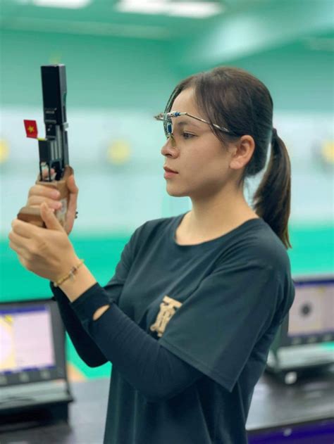 Hot girl cầu lông Việt Nam kể nỗi khổ nắng nóng ở Olympic Saostar vn