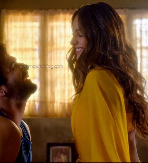 Kiara Advani Govinda Naam Mera Hot Saree Hd Caps Indiancelebblog