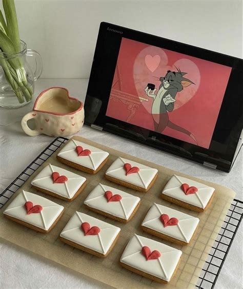 #cookies #cookieideas #aesthetic #aestheticpics | Valentines, Valentines baking, Cute baking