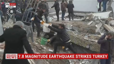 At Least 3 000 Dead After Twin Earthquakes Near Turkey Syrian Border