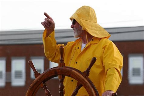 gorton's fisherman | Old fisherman, Outfits with hats, Raincoat