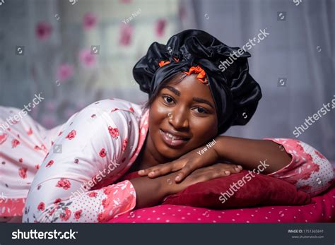 17000 Girl And Bonnet Images Stock Photos And Vectors Shutterstock