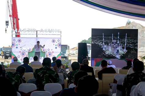 Membangun Masjid Agung Gunung Batu Putih Ikon Baru Samarinda Sky Seven