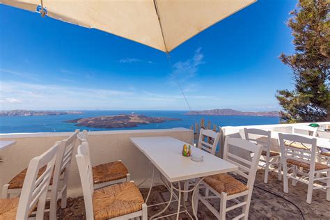 9 Best Nightlife In Santorini Where To Go At Night In Santorini Go