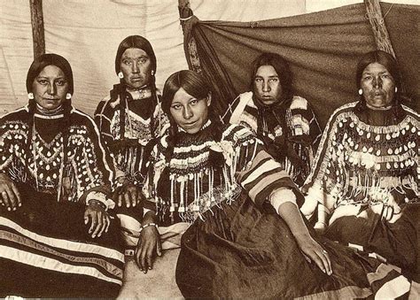 Blackfeet Pikuni Women 1907