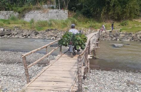 Warga Kedungbendo Berharap Pemkab Bangun Jembatan Permanen