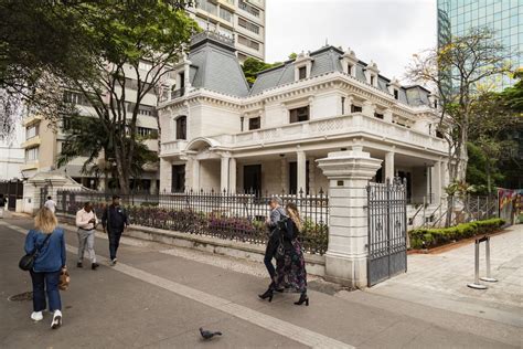 Após 2 anos Museu Casa das Rosas reabre exposições contemporâneas