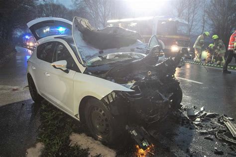 Saaldorf Surheim Fotos Unfall auf Staatsstraße 2104 bei Maulfurth am