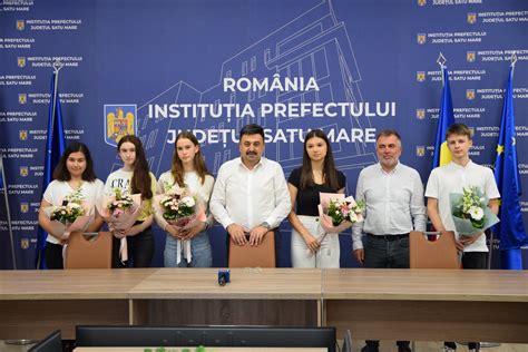 Fotogalerie Felicit Ri Ei Sunt Elevii De Zece Ai Jude Ului Premia I