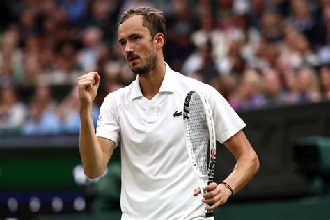 Tennis Wimbledon Sinner Eliminato Ai Quarti Medvedev Trionfa In