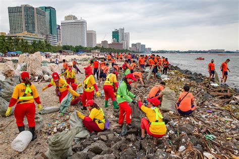 ABS CBN News On Twitter LOOK Volunteers From Different Government