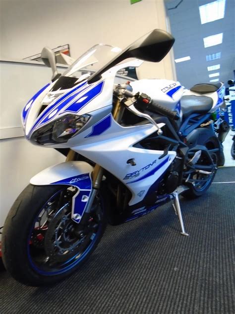 2014 Triumph Daytona 675 Abs Whiteblue 2643 Miles