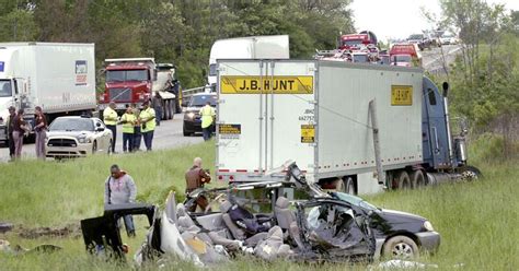 Van Semi Crash Leaves 2 Dead 2 Seriously Hurt Policefire