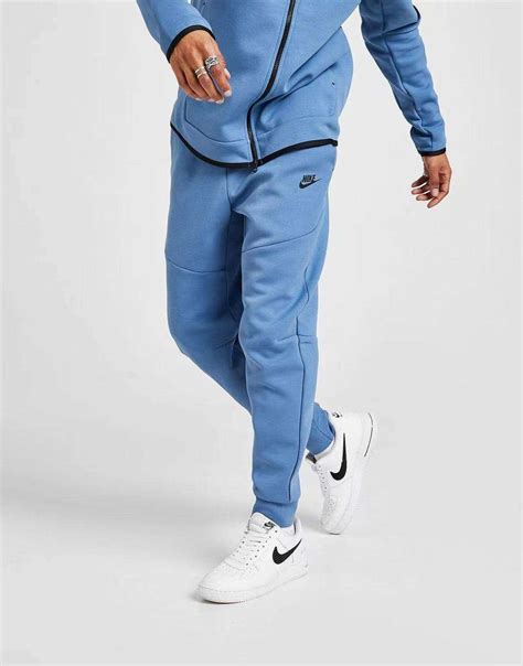 Conjunto de Chándal Nike Tech Fleece Azul Claro CalzetShop