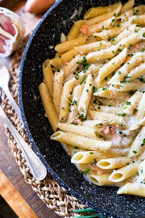 Creamy One Pan Smoked Salmon Pasta Quick And Easy 20 Minute Recipe