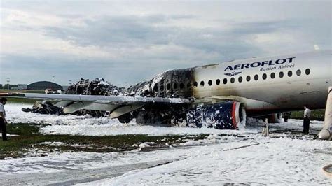 Hallan La Cajas Negras Del Avión Siniestrado En Moscú Que Ha Dejado 41