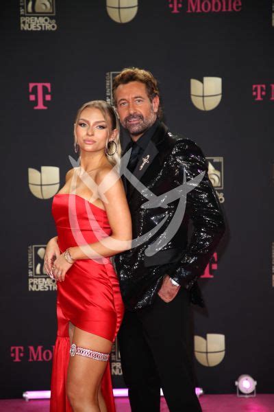 Mezcalent Gabriel Soto E Irina Baeva En PLN