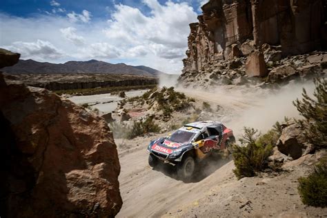 Peterhansel segue domínio da Peugeot no Dakar