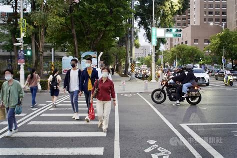 省道人本示範路口 路寬20公尺行人號誌至少要25秒 生活 中央社 Cna