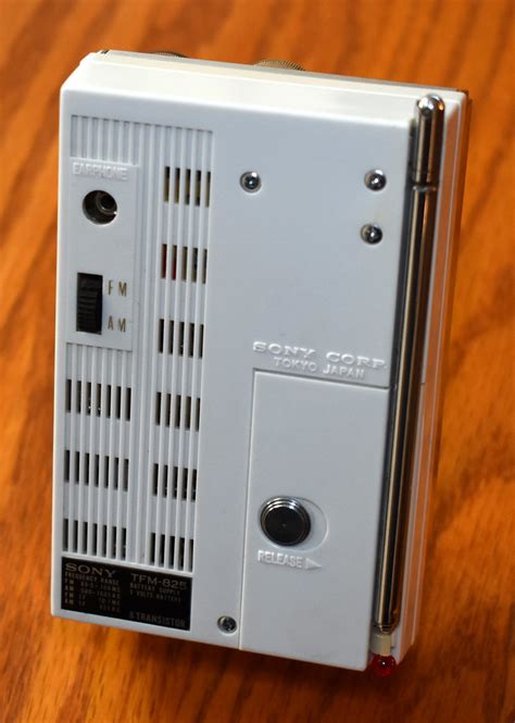 Vintage Sony Transistor Radio Back View Model Tfm Flickr