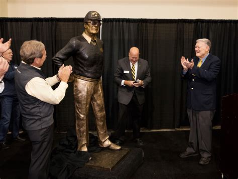 Hayden Fry statue unveiling at Fry Fest – University of Iowa Athletics