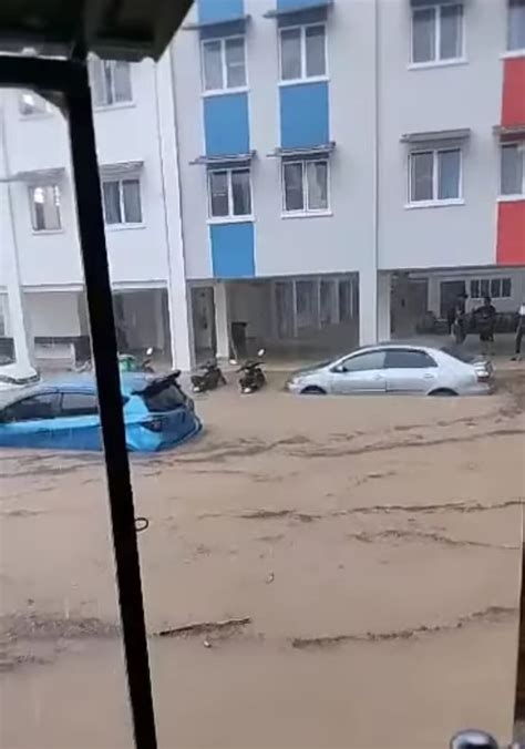 Banjir Cyberjaya 2 BM Paul Tan S Automotive News