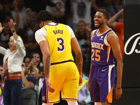 Hasil NBA 2021 2022 Hari Ini LA Lakers Gagal Tembus Playoff Bucks