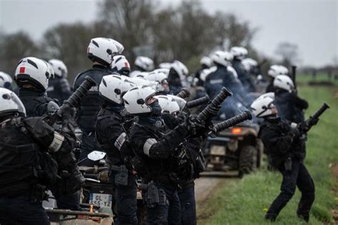 Violences à Sainte Soline Ils Ont Tiré Dans Le Tas Ce Nest Pas