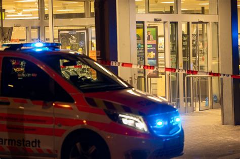 T Dliche Sch Sse In Supermarkt Kassiererin Stirbt