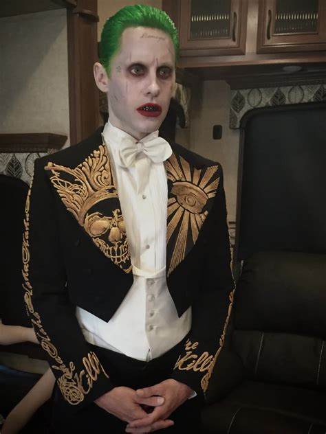 Coringa de Jared Leto surge visual diferente em nova foto do vilão