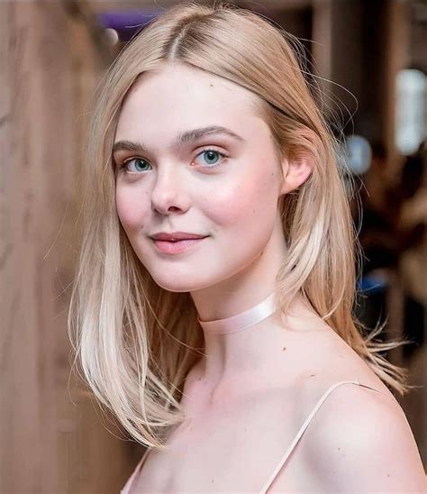 Pin By Alex Ramos On Choker Elle Fanning Blonde Beauty Dakota And Elle Fanning