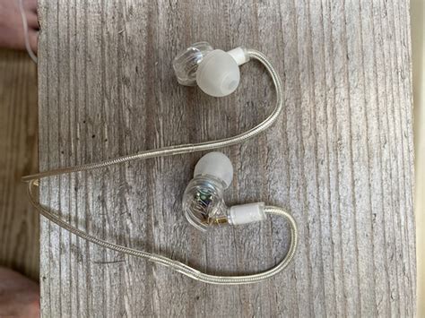 Can You Wear Headphones With Hearing Aids [a Guide]