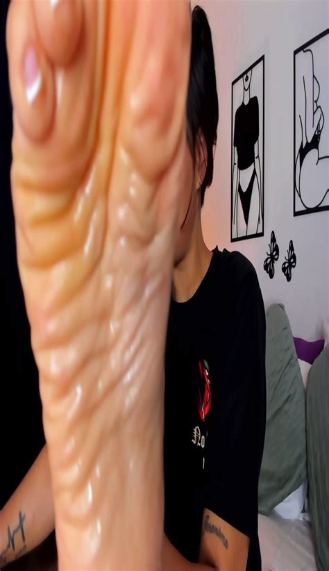 Amazing Latina French Tips