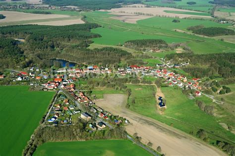 Herzsprung Von Oben Dorfkern Am Feldrand In Herzsprung Im Bundesland