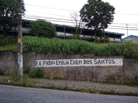 Escola Estadual Sofre Roubos E Abandono Na Grande S O Paulo