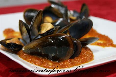 Cocinando Entre Fogones Mejillones En Salsa De Tomate Picante