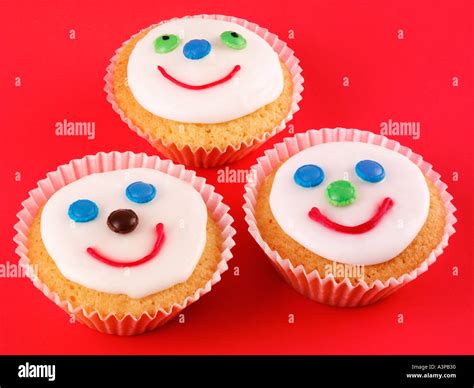 Smiley Face And Birthday Cake Hi Res Stock Photography And Images Alamy