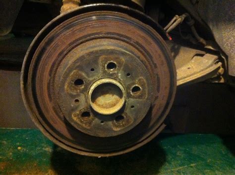 Замена заднего тормозного диска — Volvo S80 (1G), 2,4 л, 2000 года ...